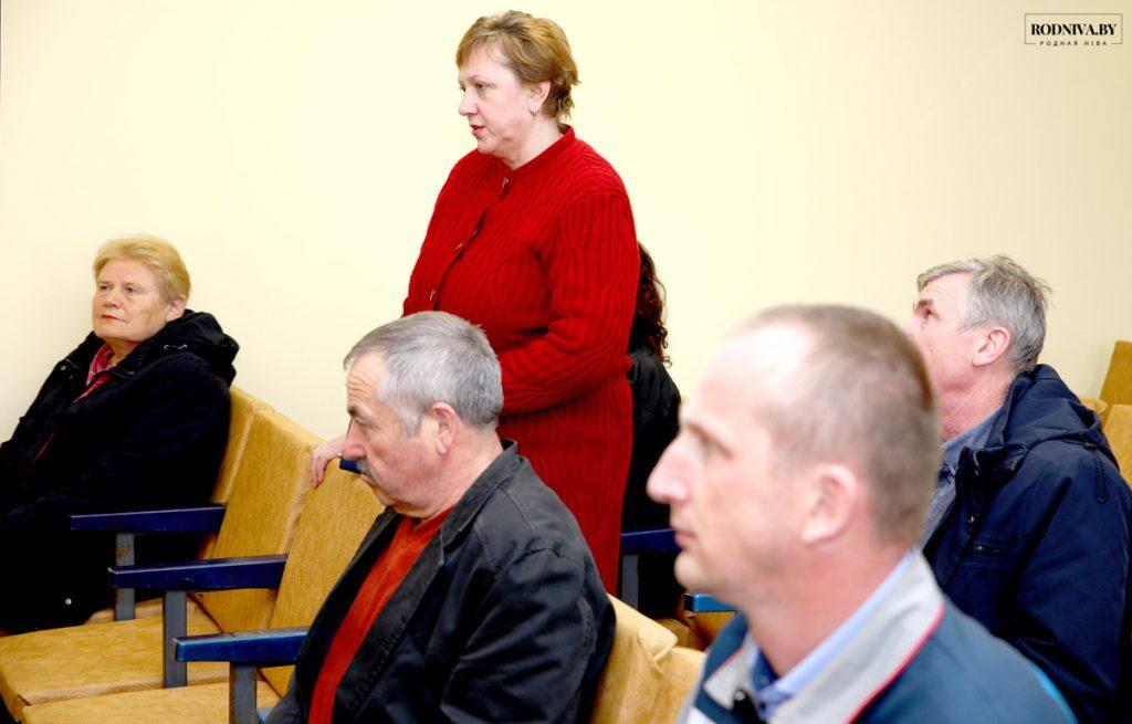 Представители органов местной власти, предприятий и организаций, служб района встретились с жителями агрогородка Милославичи