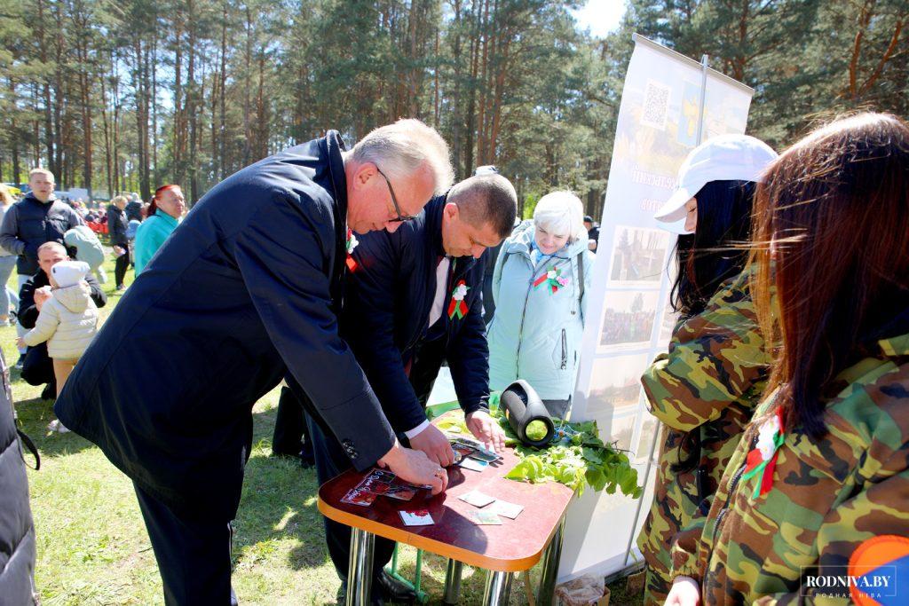 Торжества, посвященные Дню Победы, прошли в городской роще Климовичей