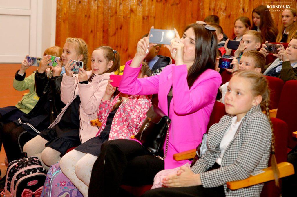 Районный конкурс «Не нужен и клад, когда в семье лад» провели на Климовщине