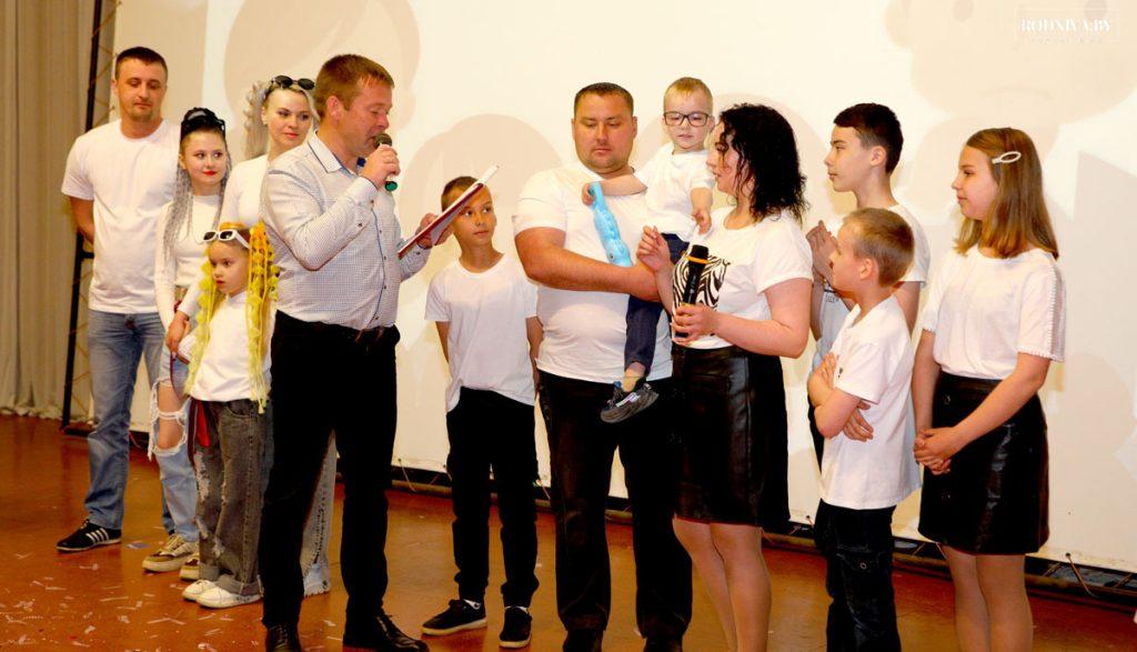 Районный конкурс «Не нужен и клад, когда в семье лад» провели на Климовщине