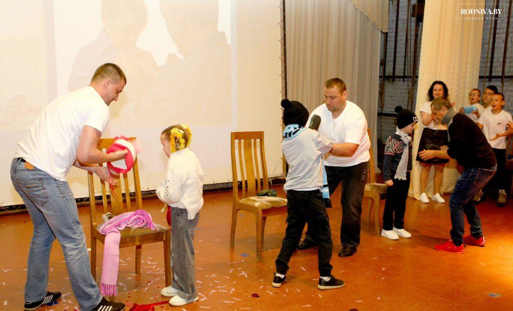 Районный конкурс «Не нужен и клад, когда в семье лад» провели на Климовщине
