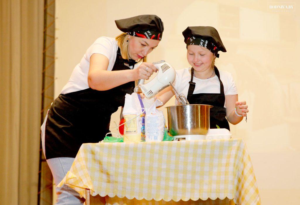 Районный конкурс «Не нужен и клад, когда в семье лад» провели на Климовщине