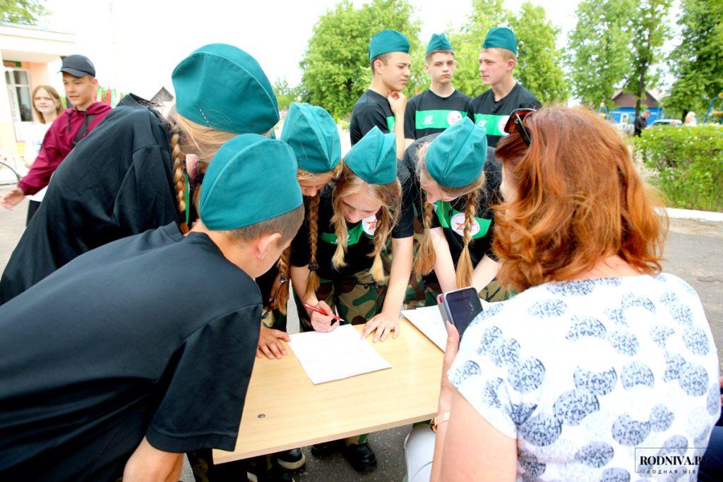 В Климовичах состоялся слет учащихся объединений по интересам военно-патриотического клуба «Золок»