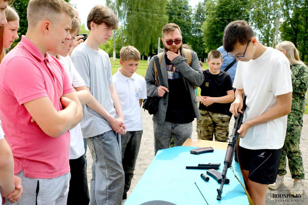 В Климовичах состоялся слет учащихся объединений по интересам военно-патриотического клуба «Золок»