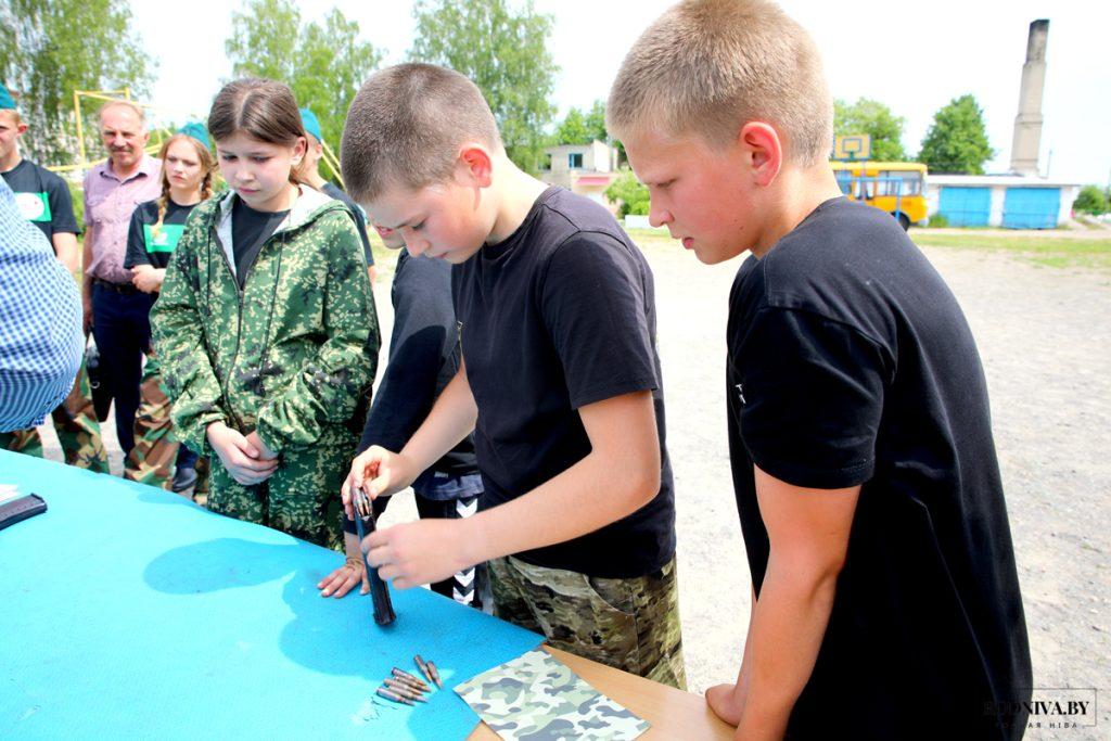 В Климовичах состоялся слет учащихся объединений по интересам военно-патриотического клуба «Золок»
