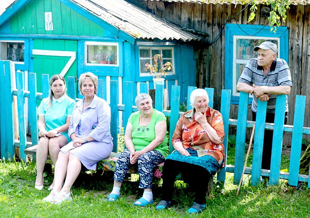 Куда в Климовичском районе держал путь поезд «Забота»?