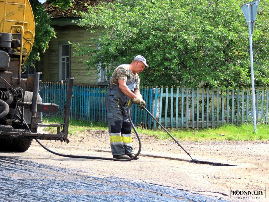 В Климовичах ремонтируются дорожная инфраструктура, здания и сооружения в рамках подготовки к областным «Дожинкам»