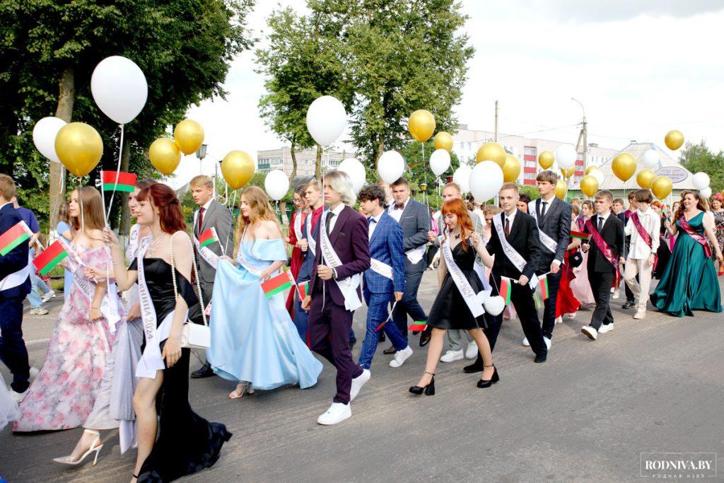 В Климовичах состоялся районный выпускной вечер