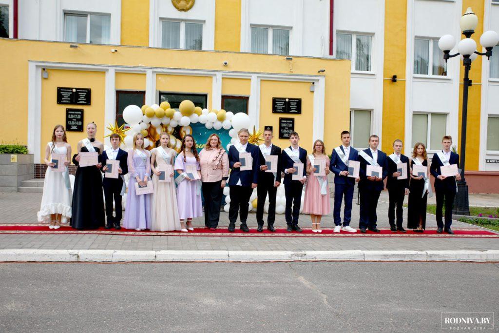 В Климовичах состоялся районный выпускной вечер
