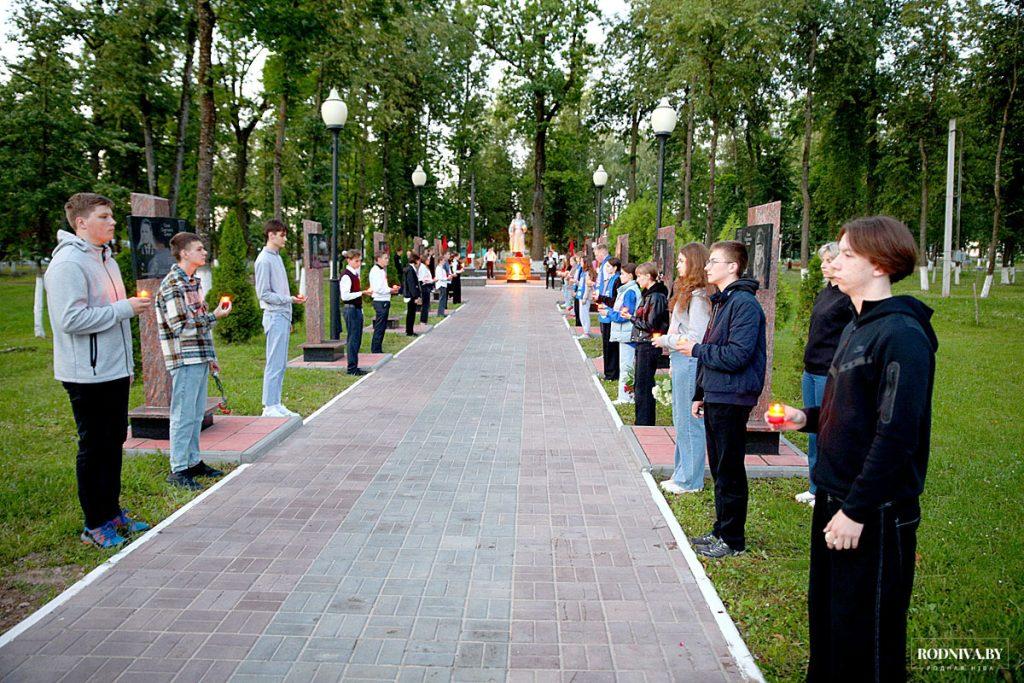 Климовчане приняли участие в молодежной патриотической акции «Звон скорби»