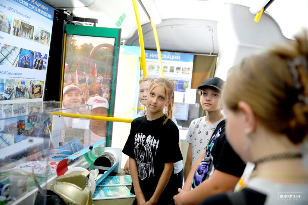 На Климовщине работает передвижная выставка «От прошлого к настоящему»