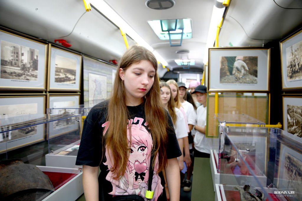 На Климовщине работает передвижная выставка «От прошлого к настоящему»