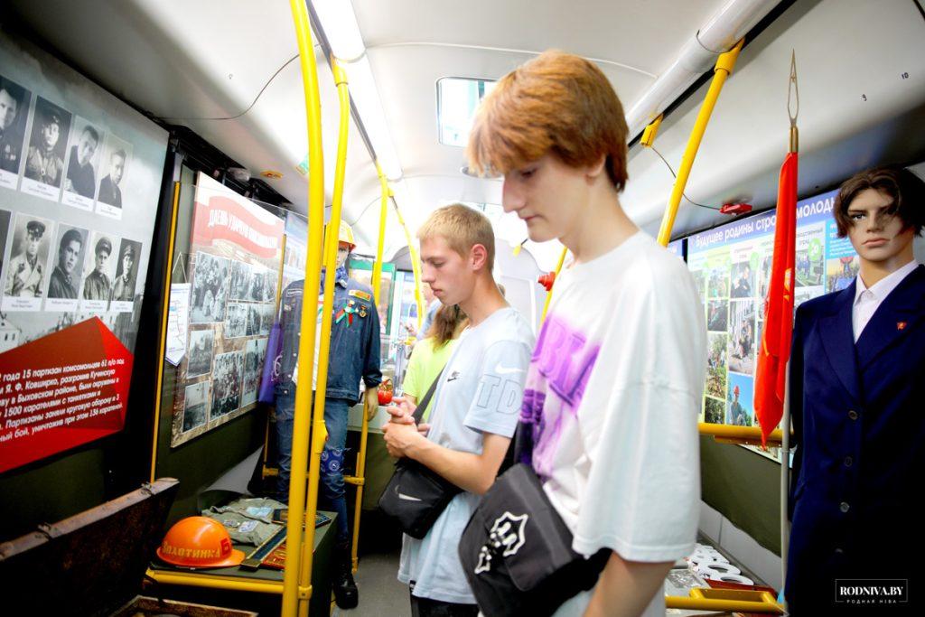 На Климовщине работает передвижная выставка «От прошлого к настоящему»