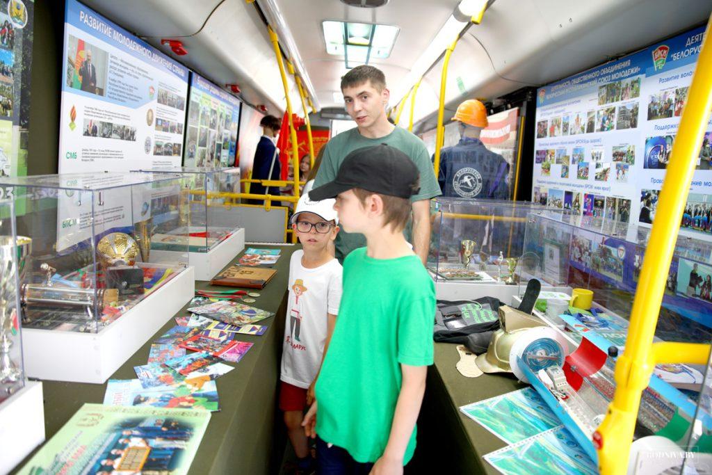 На Климовщине работает передвижная выставка «От прошлого к настоящему»