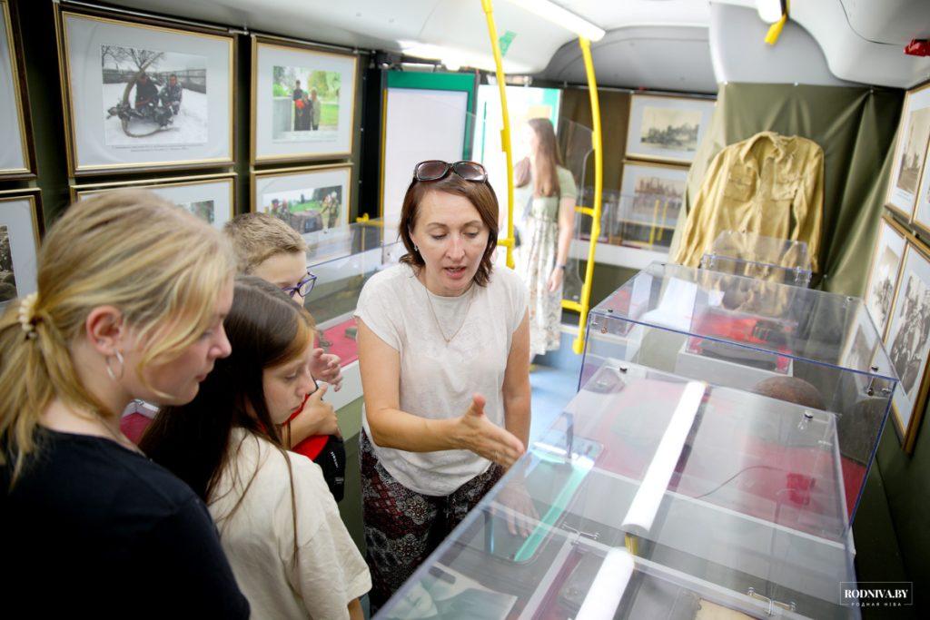 На Климовщине работает передвижная выставка «От прошлого к настоящему»