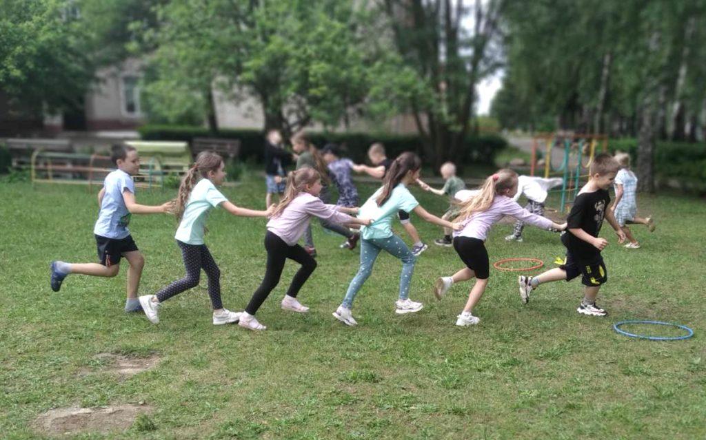 В Тимоновской средней школе Климовичского района работает оздоровительный лагерь «Солнышко»