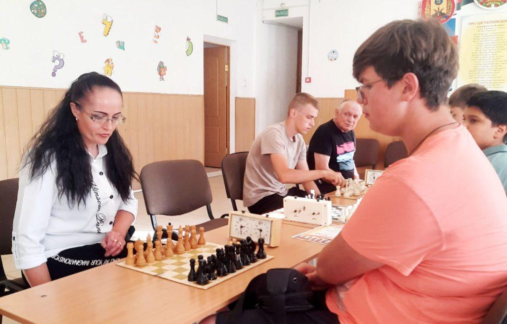 В Климовичах проходит шахматный турнир, посвященный юбилею освобождения Беларуси от немецко-фашистских захватчиков