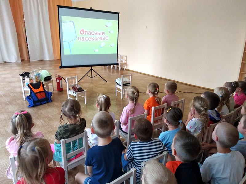 Климовичские спасатели посетили детский сад «Ромашка»