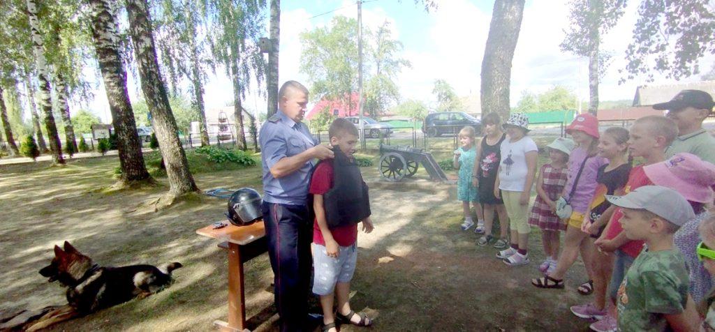 Тимоновским школьникам климовичские правоохранители напомнили о правилах поведения на каникулах