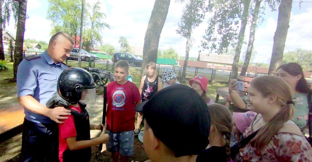 Тимоновским школьникам климовичские правоохранители напомнили о правилах поведения на каникулах