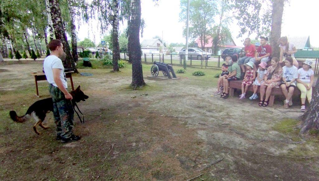 Тимоновским школьникам климовичские правоохранители напомнили о правилах поведения на каникулах