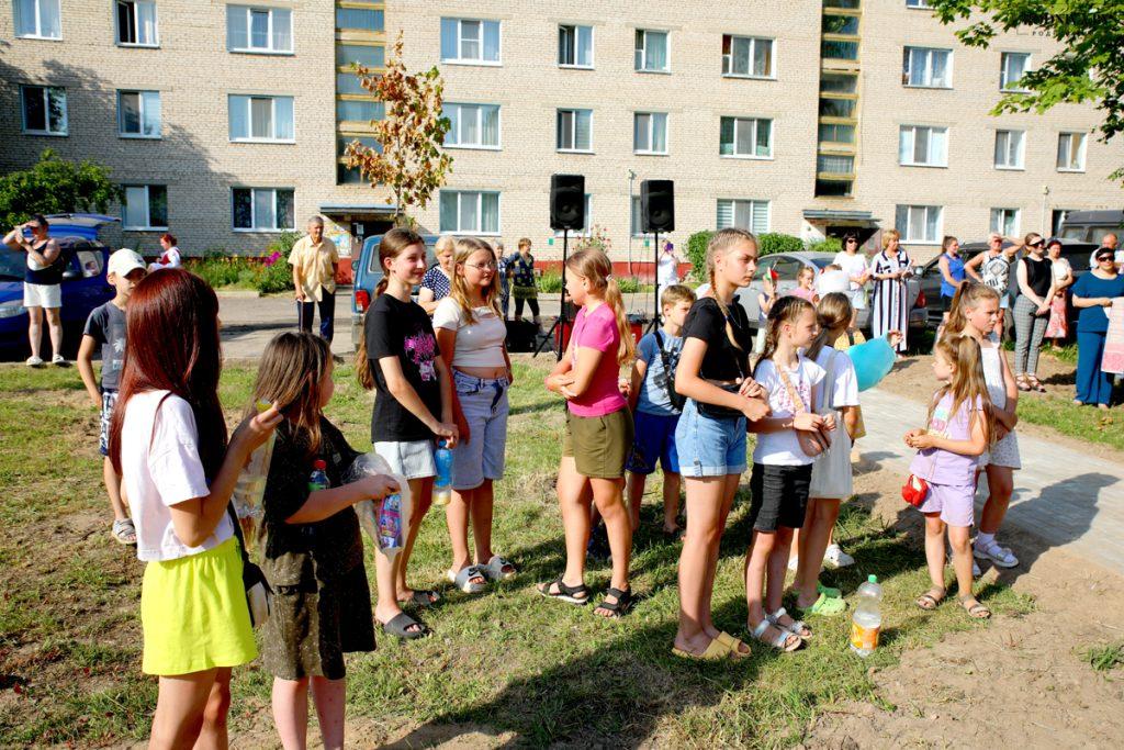 В Климовичах построили детскую игровую площадку