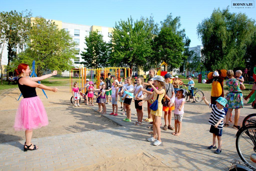 В Климовичах построили детскую игровую площадку