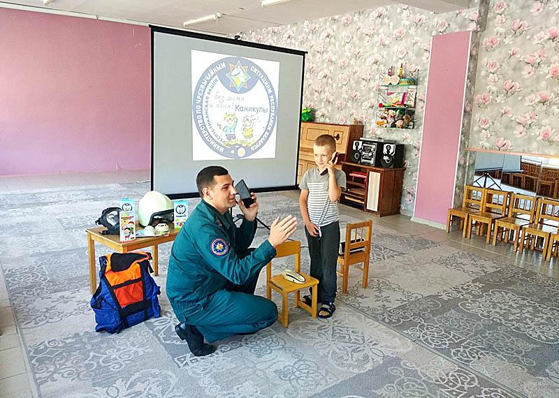 Климовичские спасатели напомнили детям о безопасном поведении