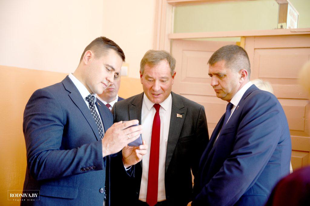 Министр образования Республики Беларусь Андрей Иванец посетил с рабочей поездкой Климовщину