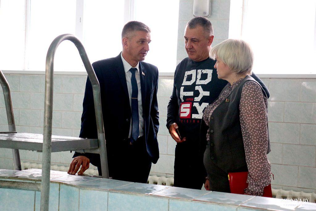Глава Климовичского района Виктор Пугач ознакомился с работой ЦФОР «Здоровье»