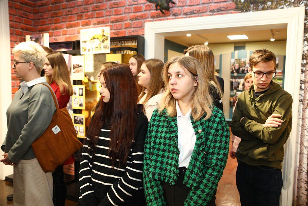 Глава района Виктор Пугач встретился с молодыми специалистами Климовщины