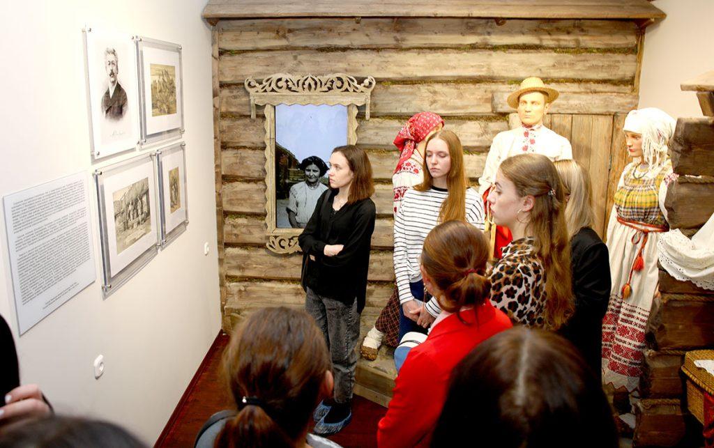 Глава района Виктор Пугач встретился с молодыми специалистами Климовщины