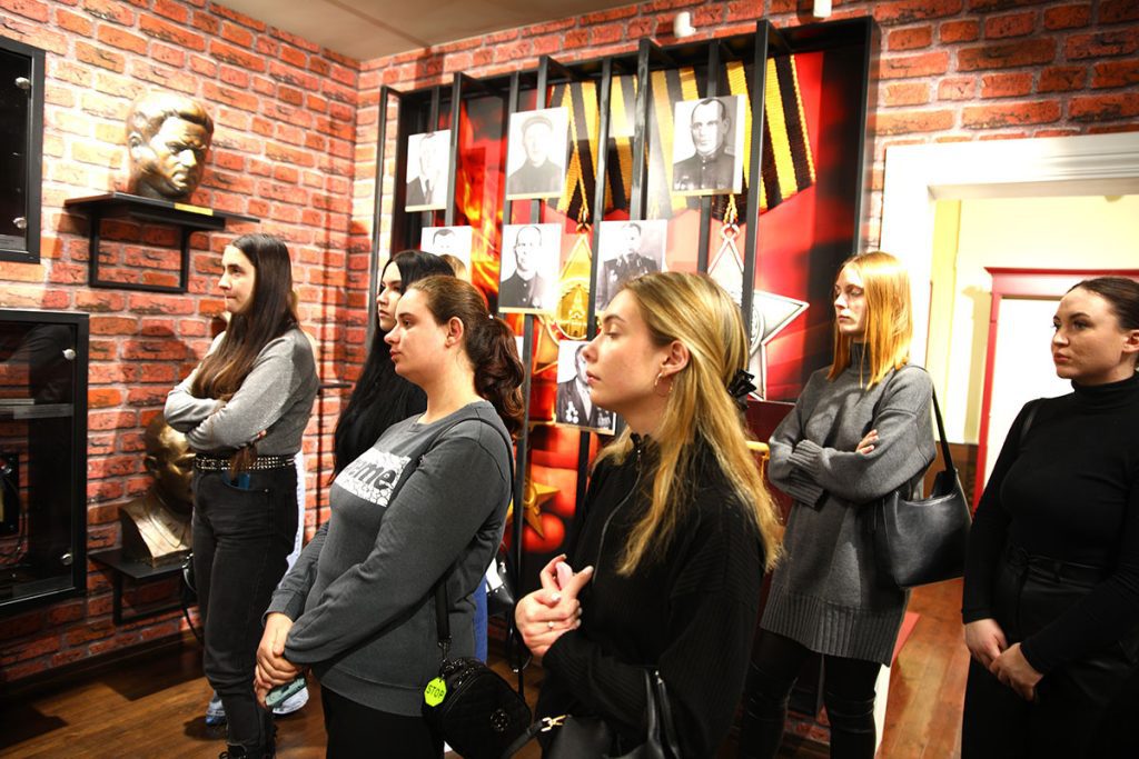 Глава района Виктор Пугач встретился с молодыми специалистами Климовщины