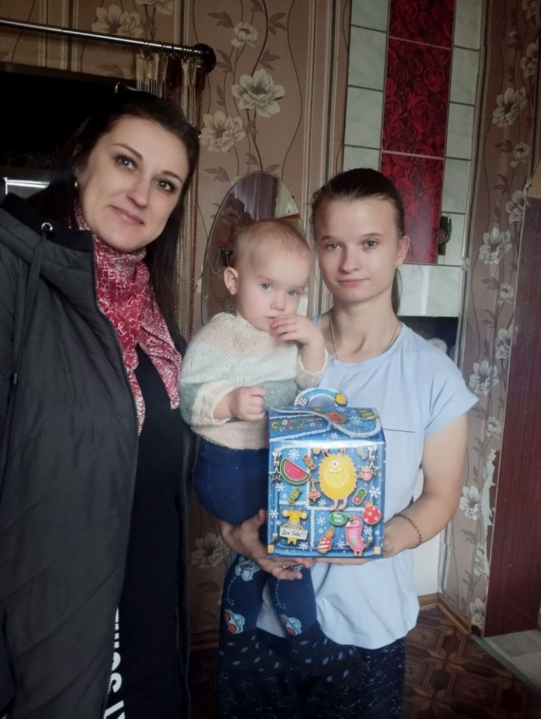Акция «Наши дети»: климовчане подарили подарки юным землякам