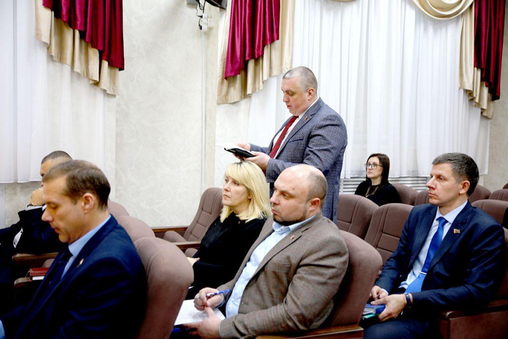 Климовчан приглашают активнее включиться в подготовку к новогодним праздникам