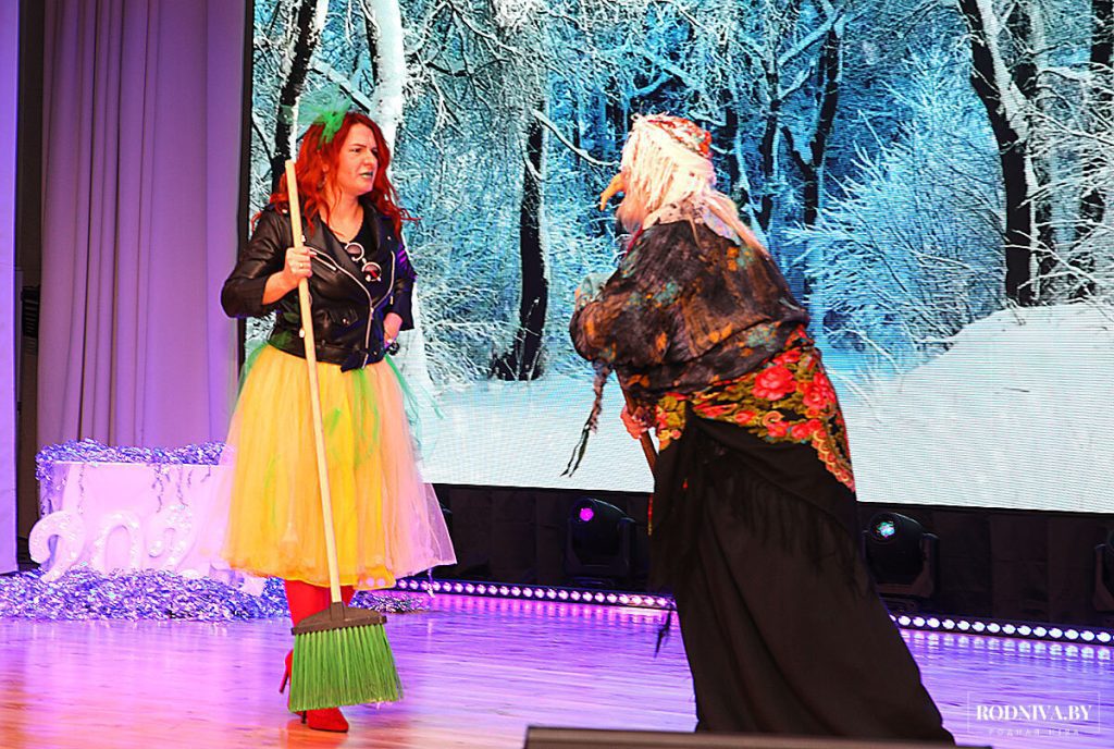 Руководство Климовичского района поздравило ребят с наступающим новогодним праздником