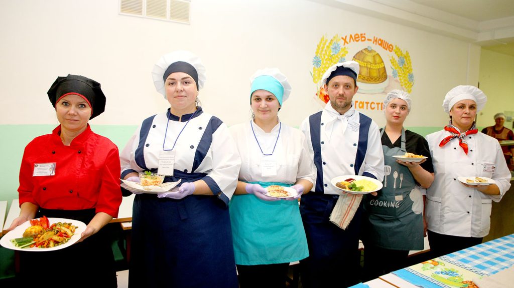 В средней школе № 3 Климовичей соревновались повара