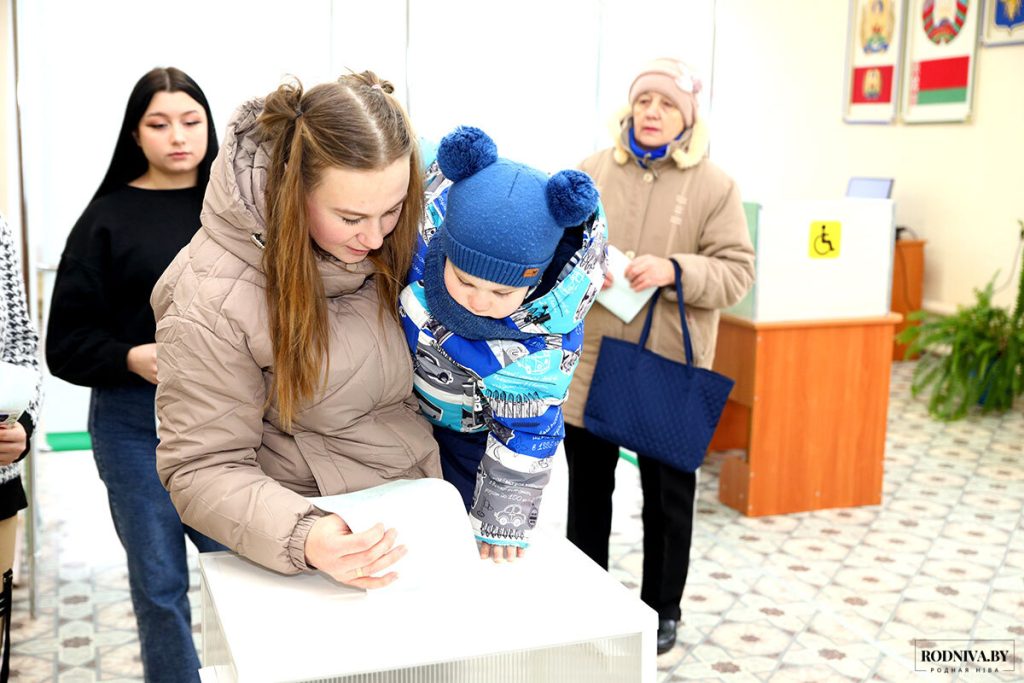 ФОТОФАКТ: Климовчане голосуют досрочно