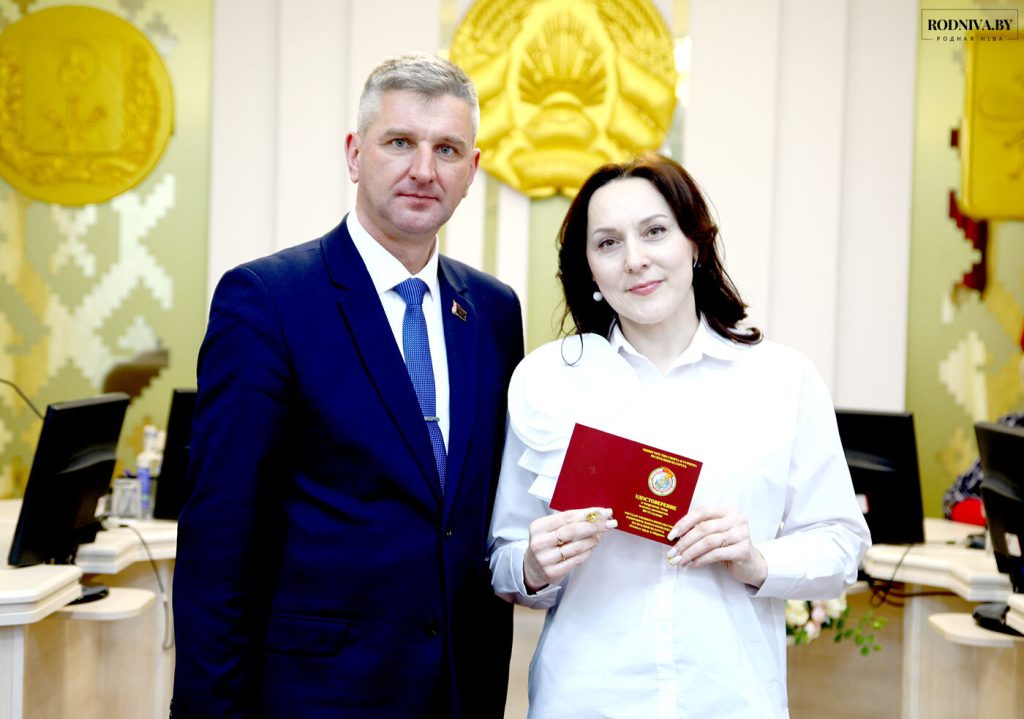 Председатель Климовичского райисполкома Виктор Пугач наградил лучших спортсменов района