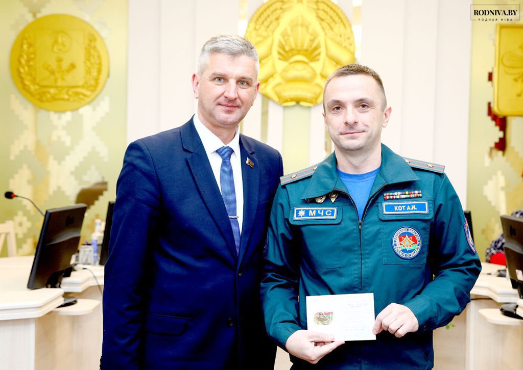 Председатель Климовичского райисполкома Виктор Пугач наградил лучших спортсменов района