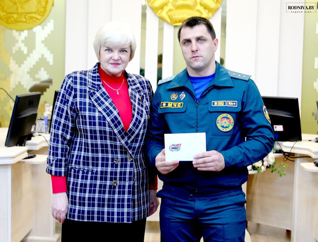 Председатель Климовичского райисполкома Виктор Пугач наградил лучших спортсменов района