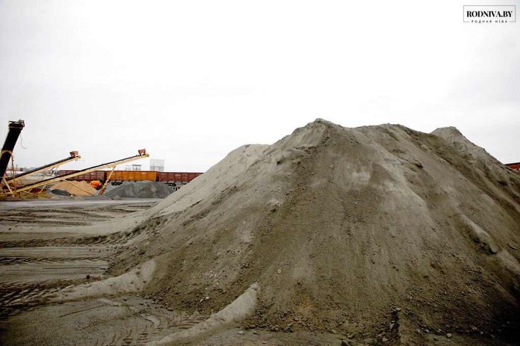 Климовичские дорожники ремонтируют завод по производству асфальтобетонной смеси