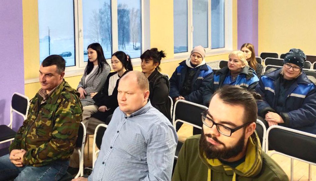 Труженикам Климовичского КХП рассказали о важности вакцинации против гриппа