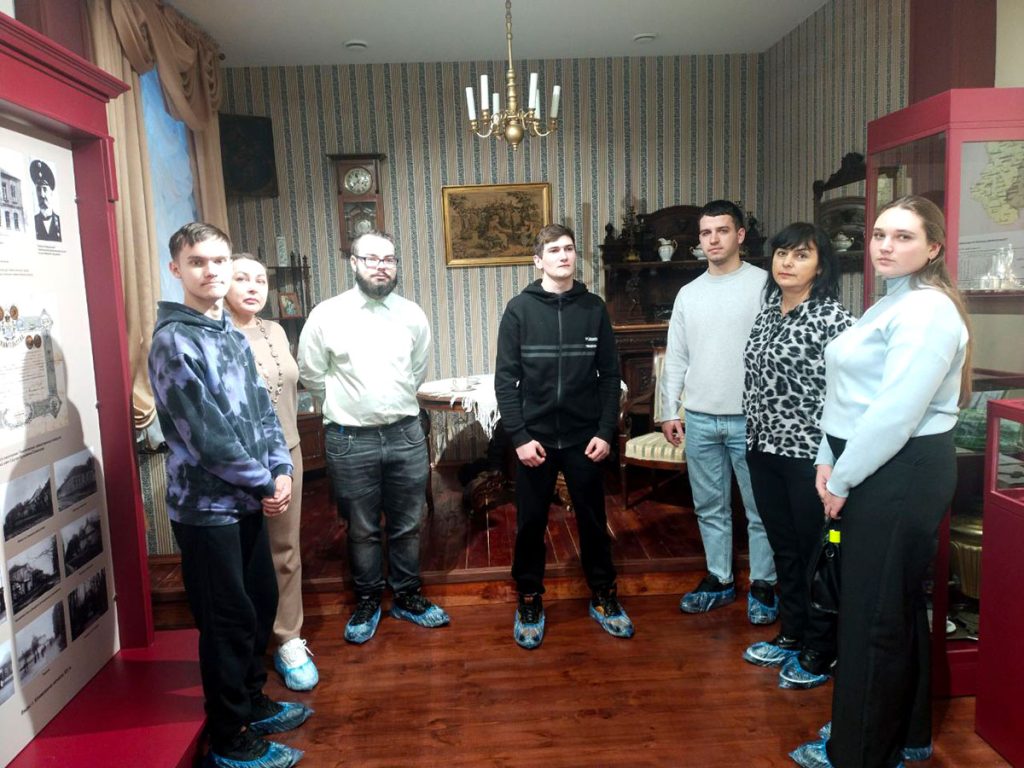 Труженики Климовичского КХП побывали в районном краеведческом музее