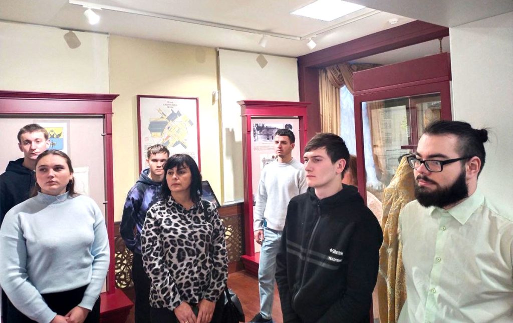 Труженики Климовичского КХП побывали в районном краеведческом музее