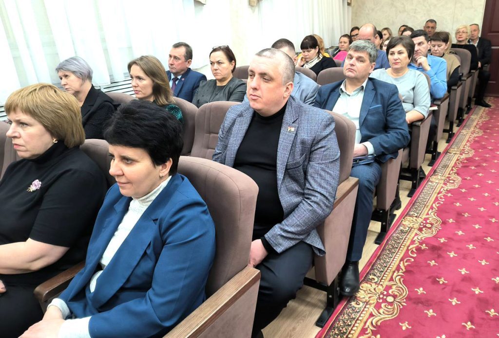 Климовчанам рассказали о важности вакцинации против гриппа и ковида