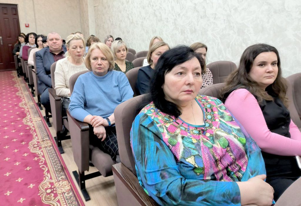 Климовчанам рассказали о важности вакцинации против гриппа и ковида