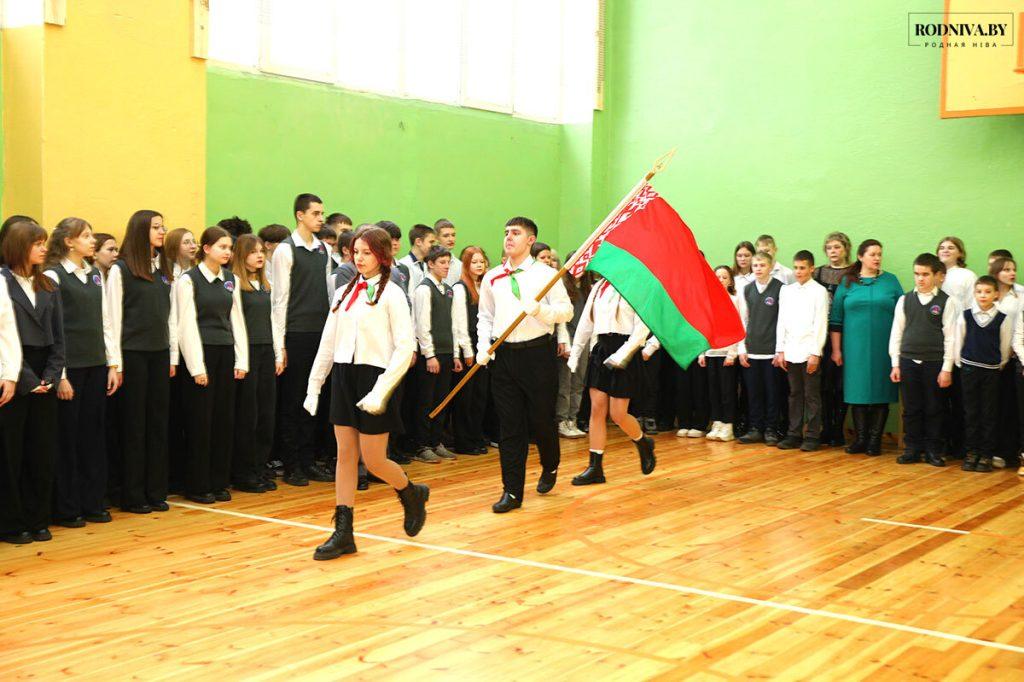 Студенческий отряд «Сияние» работает в Климовичском районе