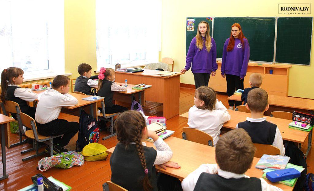 Студенческий отряд «Сияние» работает в Климовичском районе