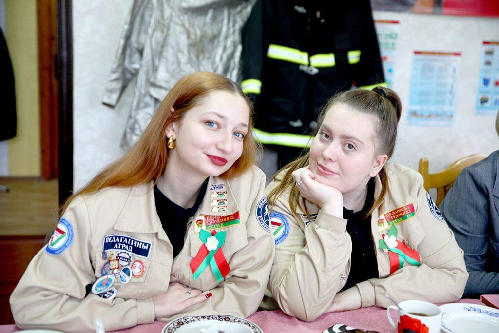 Председатель Климовичского райисполкома Виктор Пугач встретился с бойцами студенческого отряда «Сияние»